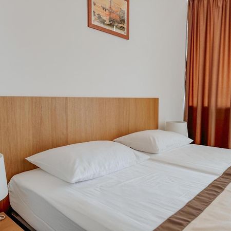 Motel Ljetni Raj Baška Voda Extérieur photo