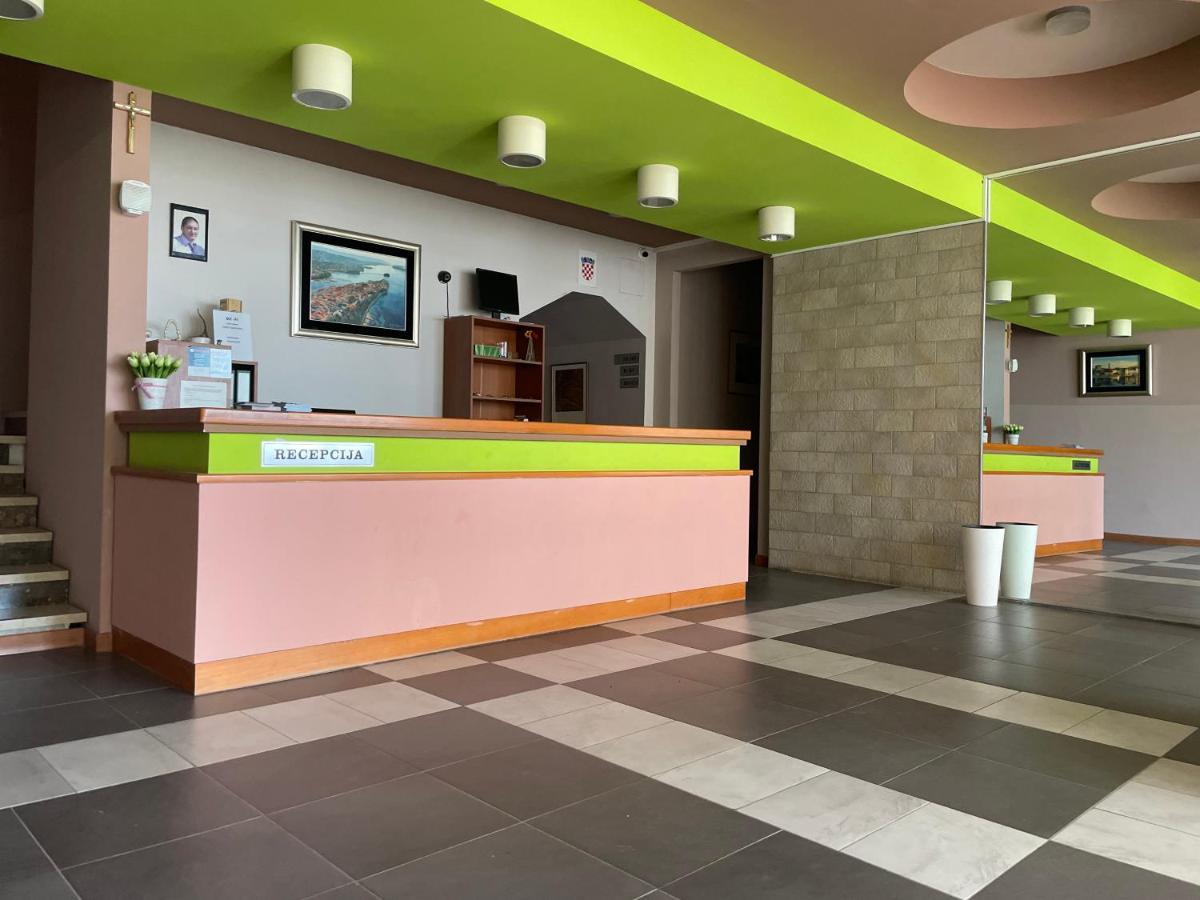 Motel Ljetni Raj Baška Voda Extérieur photo