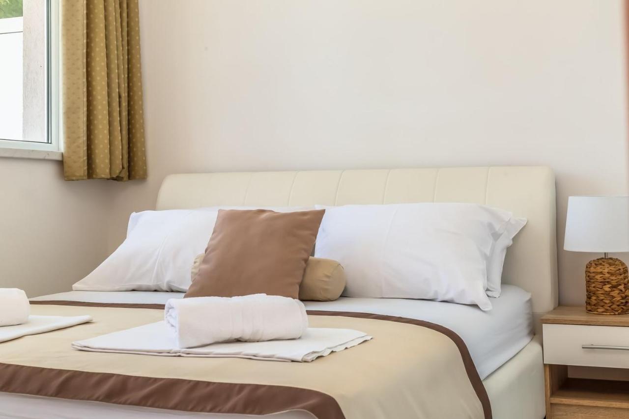 Motel Ljetni Raj Baška Voda Extérieur photo