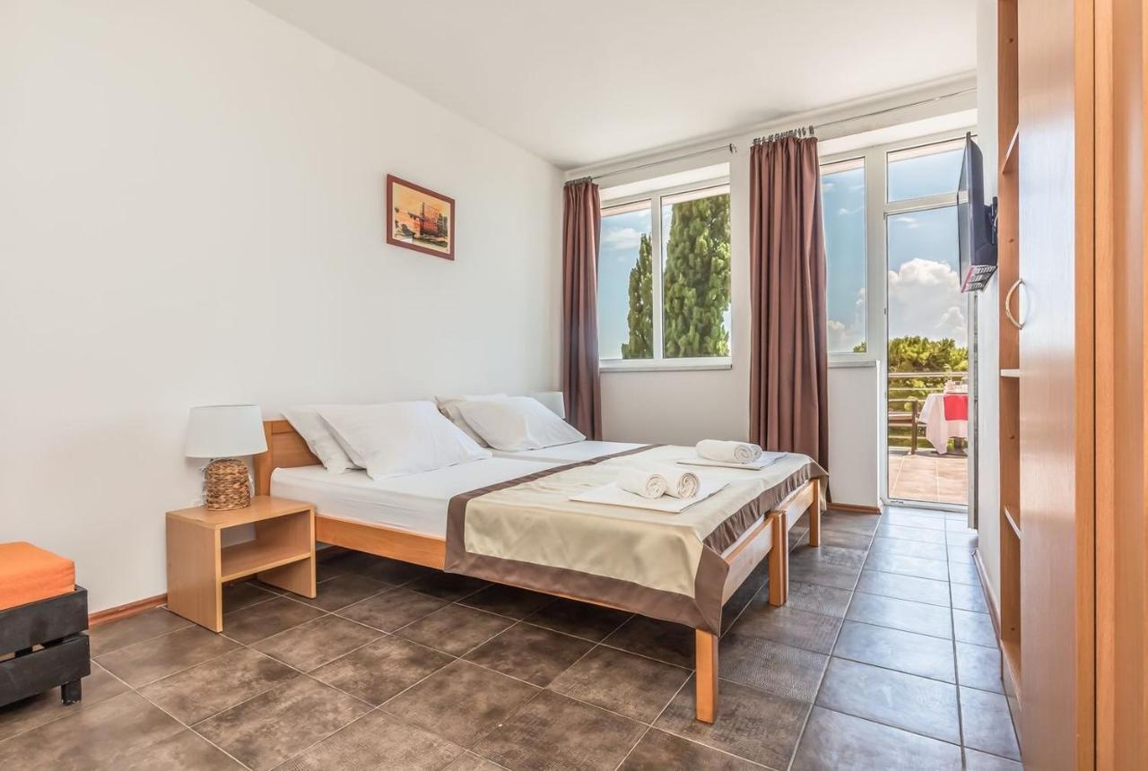 Motel Ljetni Raj Baška Voda Extérieur photo