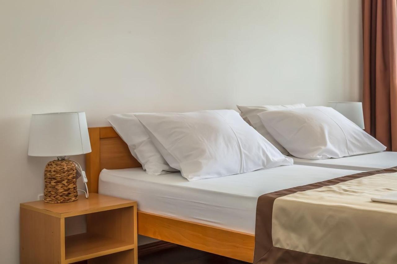 Motel Ljetni Raj Baška Voda Extérieur photo